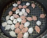Hình bước làm 2 của món Mì Ý Củ Dền Xúc Xích Chorizo