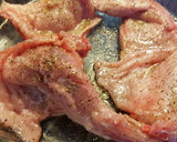 Foto del paso 1 de la receta: Conejo asado, patatas y sobrasada