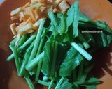 Foto langkah ke 1 dari resep Tumis Sawi Hijau dan Wortel.