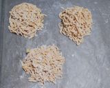 Foto langkah ke 3 dari resep Mie Wortel Ayam Homemade #cabeku #diWortel-an.