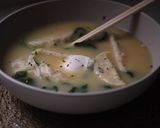 Foto del paso 3 de la receta: Sopa con gyozas y espinacas