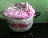 Foto langkah ke 5 dari resep Muffin strawberry kukus.
