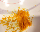 Foto del paso 1 de la receta: Salmón a la naranja con patatas al romero y tomillo
