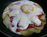 Foto langkah ke 4 dari resep 06. Potato pizza.