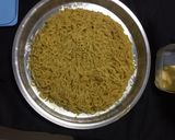 A picture of step 1 of Maggi pizza.