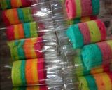 Foto langkah ke 7 dari resep Rainbow gulung mini.