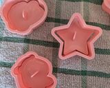 A picture of step 6 of Super Mario sugar cookies 🍪.