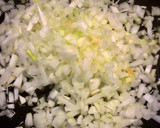 Foto del paso 2 de la receta: Salteado de guisantes frescos con jamón