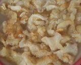 Foto langkah ke 3 dari resep Fishmaw night flowers with volcano sauce.