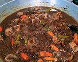 Foto langkah ke 8 dari resep Brongkos Ala Dapur Tazfi.
