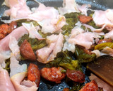 Foto del paso 3 de la receta: Huevos rotos con grelos