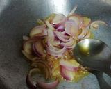 A picture of step 3 of Masala bhindi.