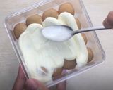 Foto langkah ke 4 dari resep Tiramisu Dessert Box.