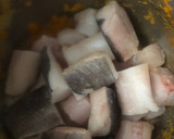 Foto del paso 6 de la receta: Caldo de rape con merluza y Gambones