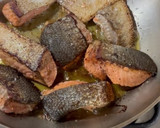 Foto del paso 5 de la receta: *SALMÓN CON PIMIENTOS FRESCOS Y CREMOSOS*