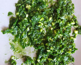 Foto del paso 3 de la receta: Alcachofas con langostinos y salsa verde