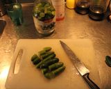 Foto del paso 2 de la receta: Pepinitos en vinagre agua y sal