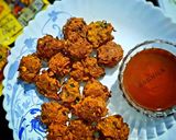 A picture of step 5 of Maggi dal pakoda.