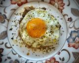 Foto del paso 7 de la receta: Medallón de solomillo con monchetas en salsa de vermouth y huevo frito