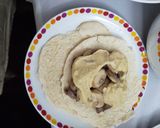 Foto del paso 1 de la receta: Pan pita al plato con hummus carne y zapallitos italianos salteado