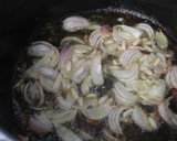 Foto del paso 2 de la receta: Muslos de pollo con verduras en Cocotte