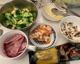 白醬培根蝦仁義大利麵的食譜步驟1照片