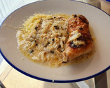 Foto del paso 6 de la receta: Contramuslos de pollo al horno en salsa cremosa de limón, ajo y mantequilla