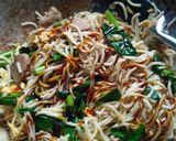 Foto langkah ke 4 dari resep Mie goreng simpel.