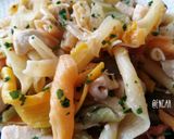 Foto del paso 7 de la receta: Strozzapreti tricolor con pollo, tomate y cebolla