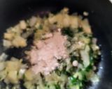 Foto del paso 4 de la receta: Corazones de alcachofa en salsa verde con gambas