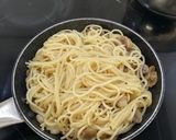 Foto del paso 2 de la receta: Espaguetis con champiñones y gambas al ajillo