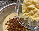 Foto del paso 8 de la receta: Bizcocho de manzana, nueces, pasas y ron