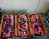 Foto del paso 3 de la receta: Pan de frutillas y arándanos 😃
