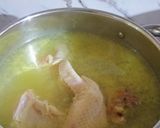 Foto langkah ke 2 dari resep Sup Ayam Kuah Asam.