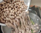 A picture of step 2 of Peanut sundal.