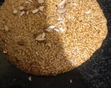 गुड़ तिल की चिक्की (gud til ki chikki recipe in hindi) रेसिपी चरण 4 फोटो