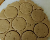 गेहूं आटे की मीठी मठरी (wheat flour sweet mathri recipe in Hindi) रेसिपी चरण 2 फोटो