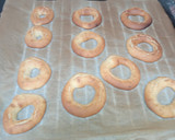 Foto del paso 8 de la receta: Rosquillas de anís al horno con glaseado