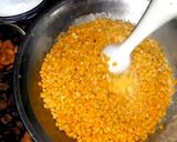 A picture of step 3 of Chane ki daal ka halwa.