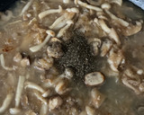 Foto del paso 6 de la receta: Solomillo de cerdo con salsa de setas al oporto