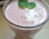 Banán eper mentával recept fázis 2 fotója