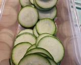 Une image de l'étape 2 de Tarte Fine Courgette, Chèvre et Basilic.