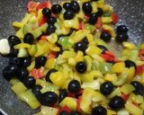 Foto del passaggio 3 della ricetta Pasta con peperoni e olive