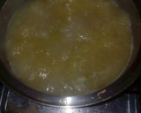 Foto del paso 3 de la receta: Tortitas de arroz en salsa verde