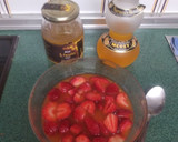 Foto del paso 1 de la receta: Fresas con zumo de naranja con licor Narancello