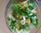 Foto del paso 3 de la receta: Ensalada de pollo crujiente con frutas y salsa de yogurt