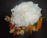 Foto del paso 3 de la receta: Tallarines con verduras al estilo chino