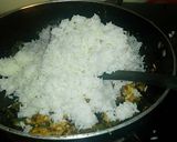 A picture of step 3 of Egg fried rice.