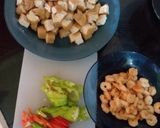 Foto langkah ke 1 dari resep Udang Tahu Kecap Pedas.