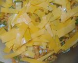 Foto del paso 2 de la receta: Sábalo despinado y zanahorias en hierbas frescas y cheddar